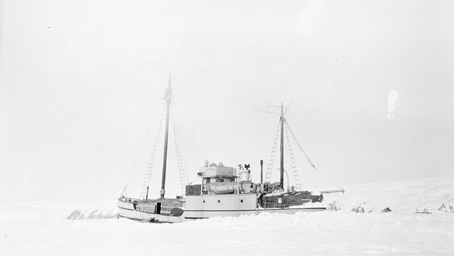 St._Roch_schooner_wintering_in_the_Beaufort_Sea